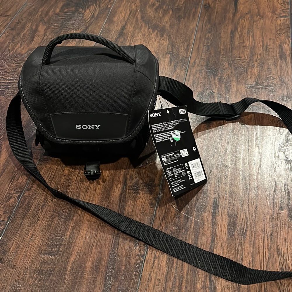 Sony CAMERA BAG soft carrying case LCS-U11 new with‎ tags black
